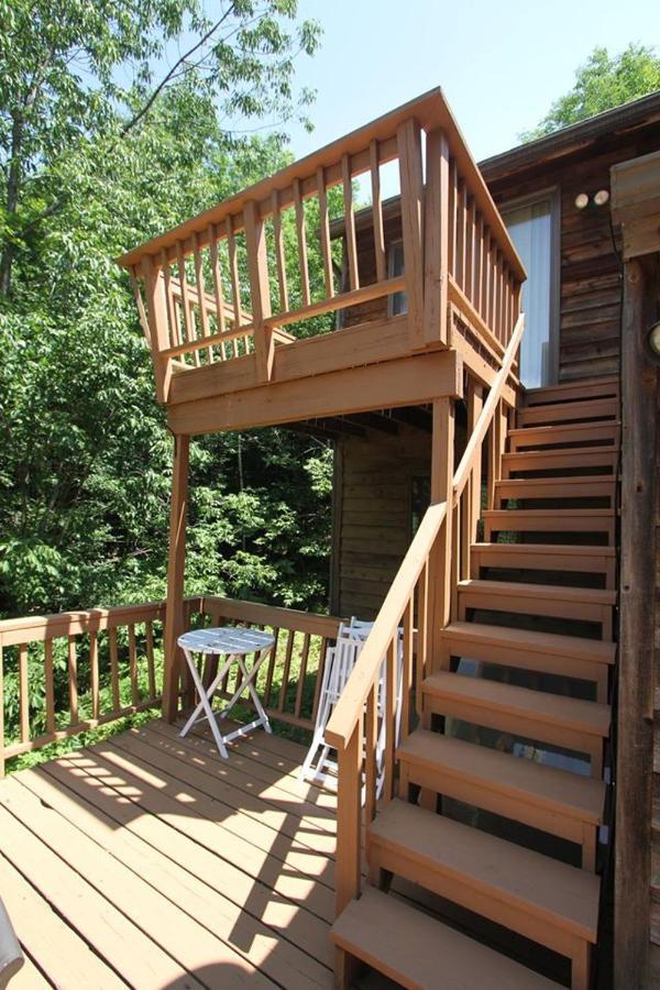Quaint Stowe Cabin Exterior photo